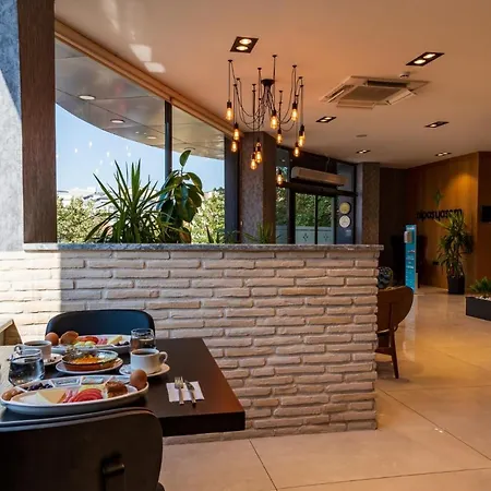 Hotel Goeruekle Alpas Yasam